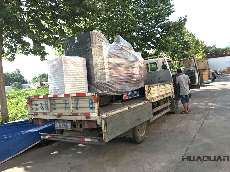 山東省臨沂市的一臺HQ400GF立柜四保護柴油發電機組發貨了，6.28