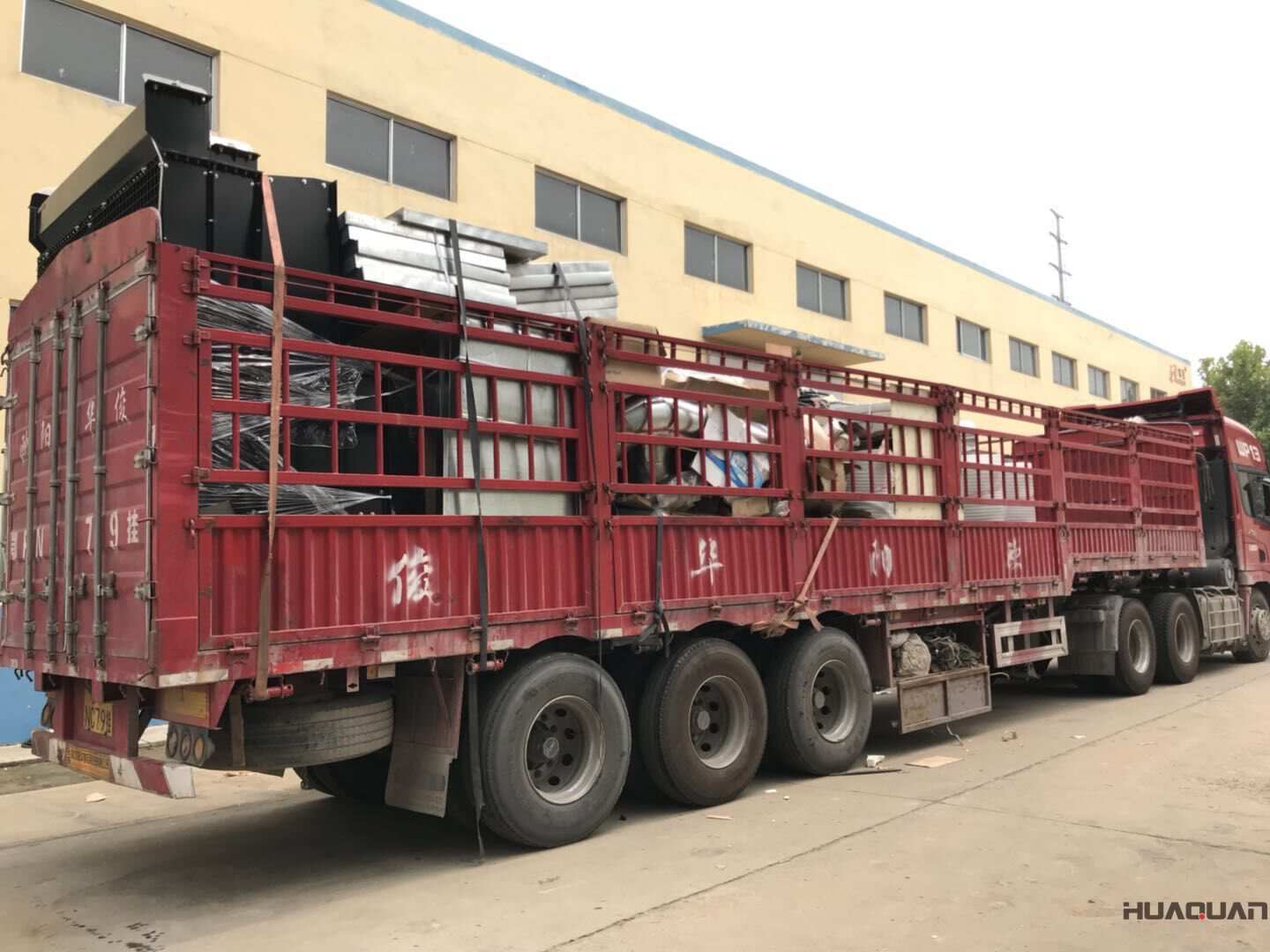 一臺1500kw立柜自啟動柴油發電機組于9月1日發往山東