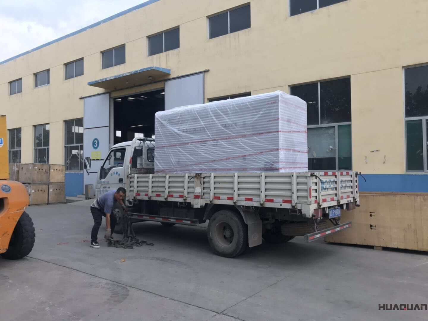 10月30日，江蘇王先生經朋友介紹從華全動力采購了一臺100kw自動化柴油發電機組，現已成功發往江蘇