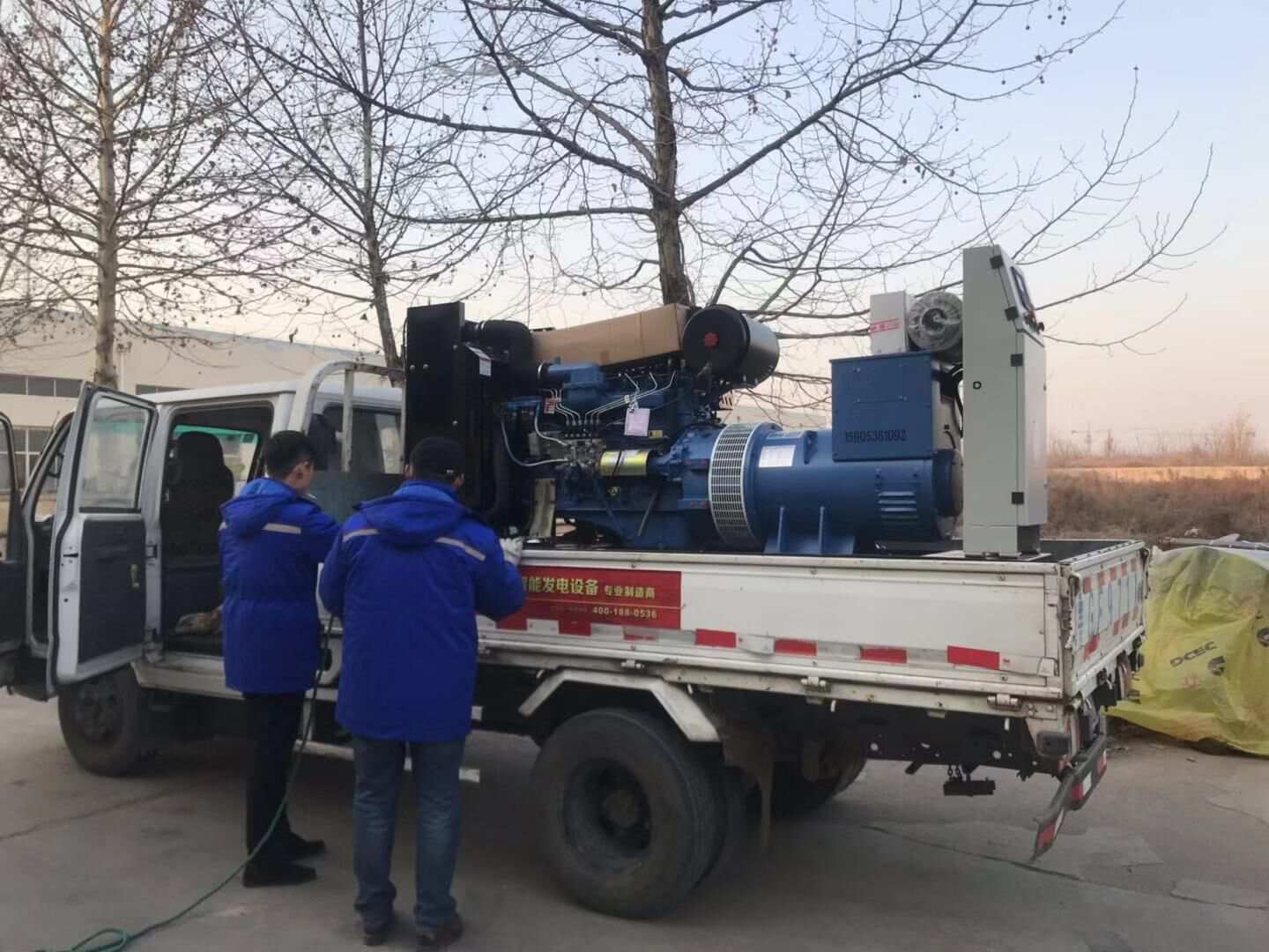 華全動力一臺300kw標配柴油發電機組于12月13日順利發往湖北省