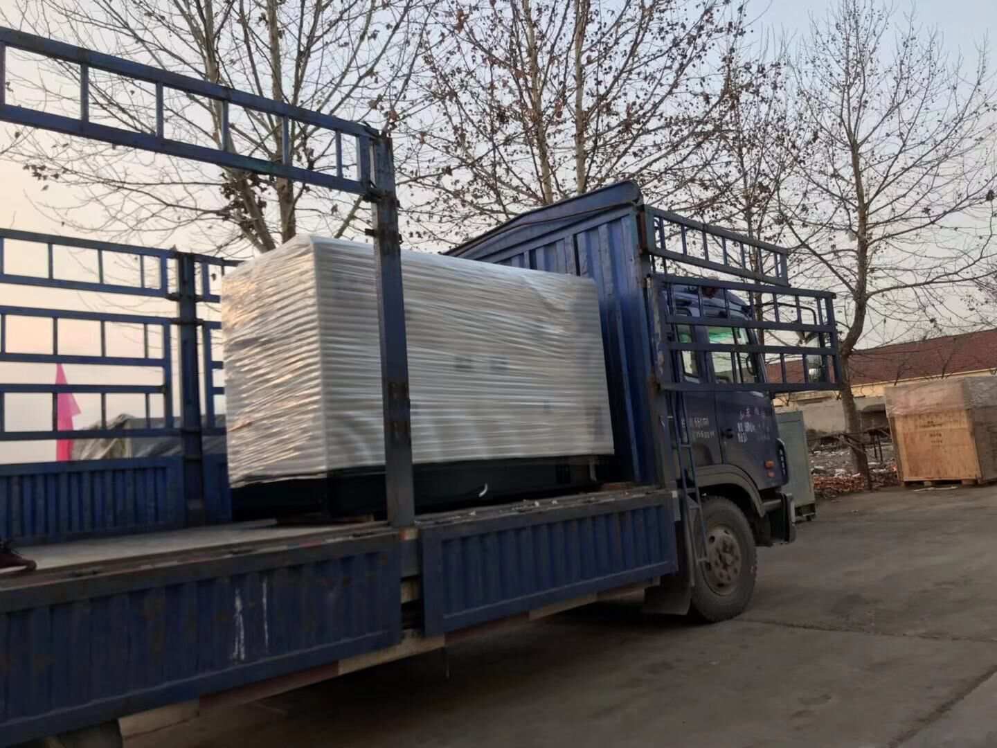 華全動力一臺50kw標配柴油發(fā)電機組已于12月18日順利發(fā)往河北省