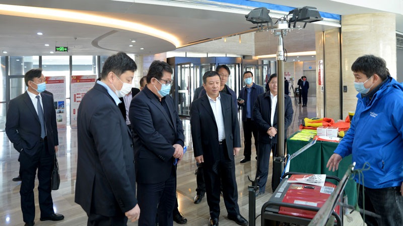 濰坊市領(lǐng)導(dǎo)蒞臨華全動(dòng)力展位,詳細(xì)詢問公司發(fā)展情況、產(chǎn)品情況等